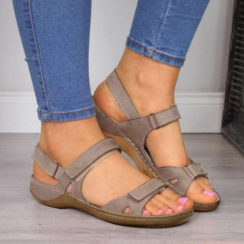 Sandales d'été à la mode