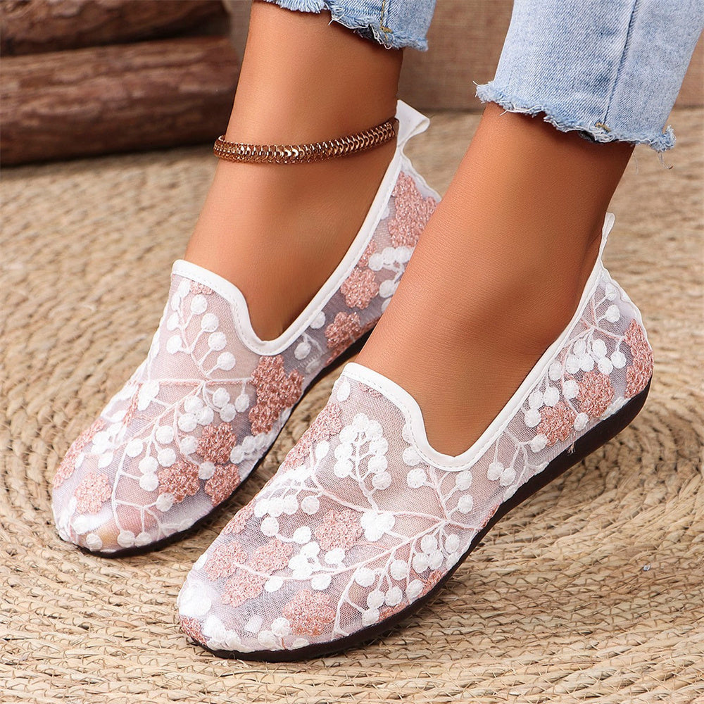 Chaussures plates brodées de dentelle