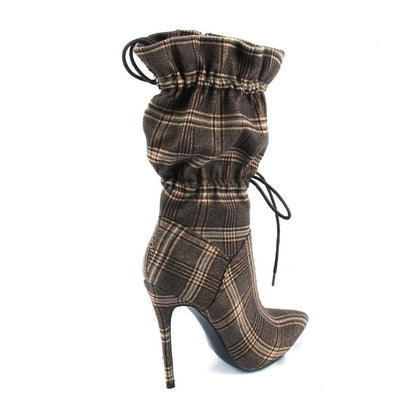 Bottes d'été élégantes et détaillées, offrant un bon soutien
