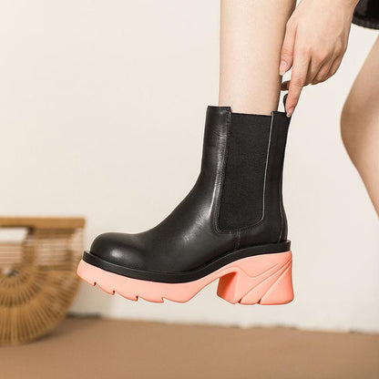 Bottes d'été élégantes et détaillées, offrant un bon soutien