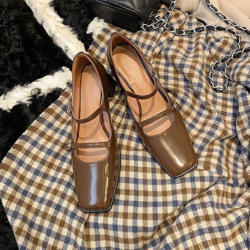 Chaussures carrées en cuir pour femmes