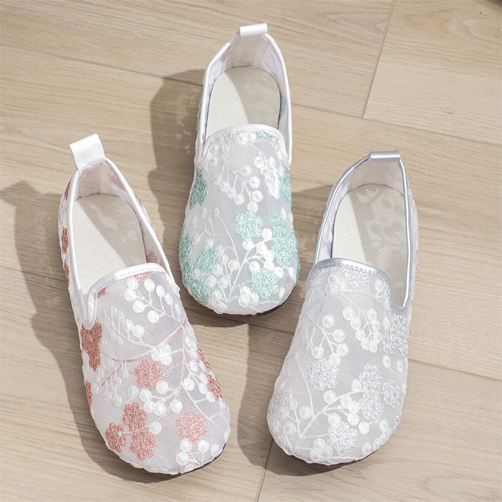 Chaussures plates brodées de dentelle