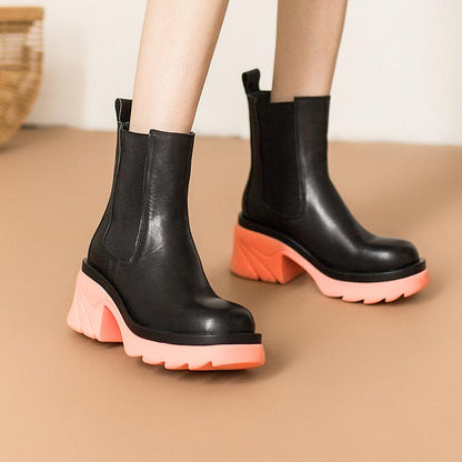 Bottes d'été élégantes et détaillées, offrant un bon soutien
