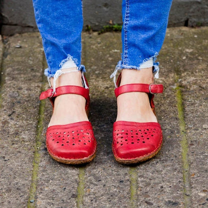 Chaussures en cuir creuses et élégantes