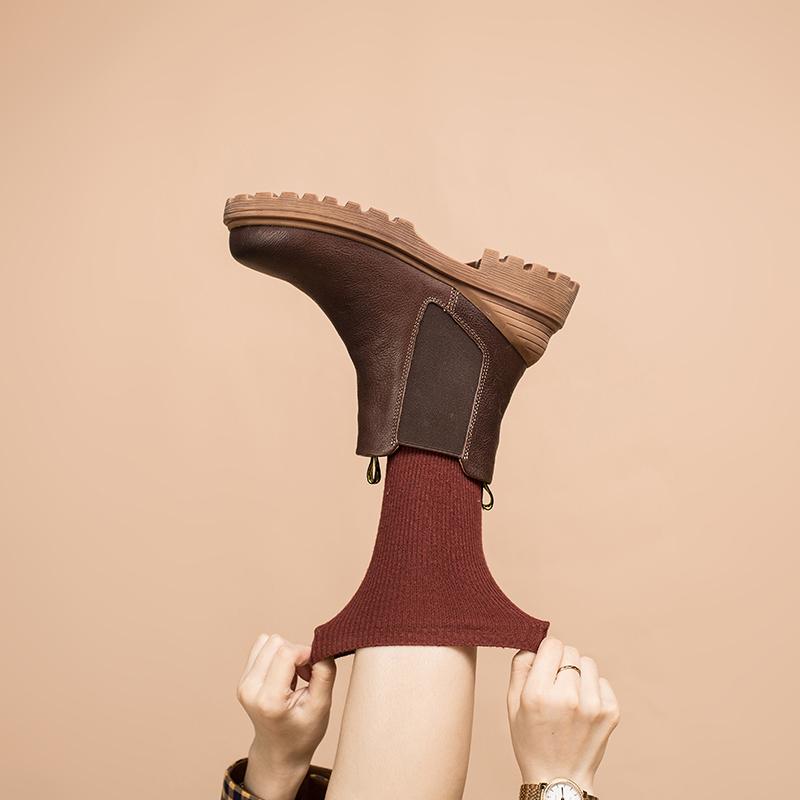 Bottes d'été élégantes et détaillées, offrant un bon soutien