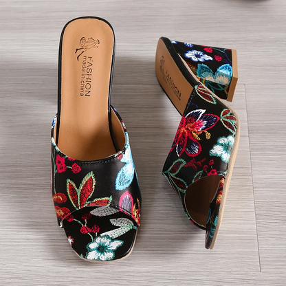 Sandales de style floral à talon épais