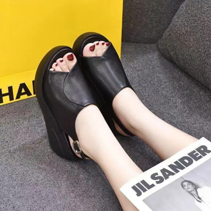 Sandales confortables en cuir épais avec boucle