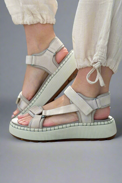 Chaussures d'été orthopédiques durables