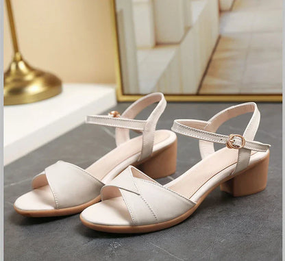 Sandales en cuir véritable souple à talons moyens