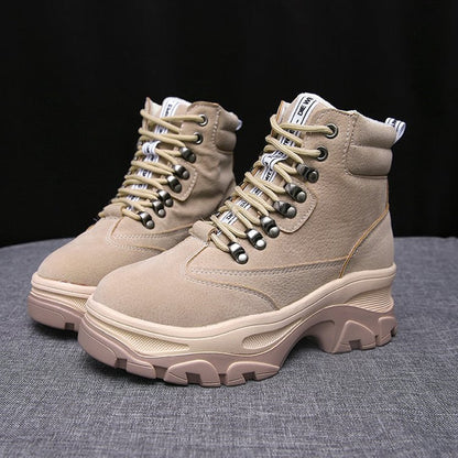 Bottes d'été élégantes et détaillées, offrant un bon soutien