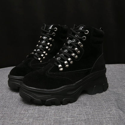 Bottes d'été élégantes et détaillées, offrant un bon soutien