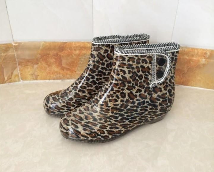 Bottes d'été orthopédiques à la mode et offrant un bon soutien