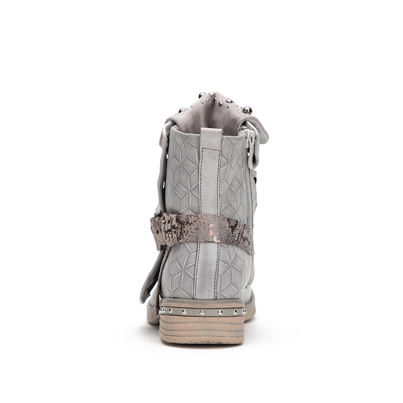 Bottes d'été élégantes et détaillées, offrant un bon soutien