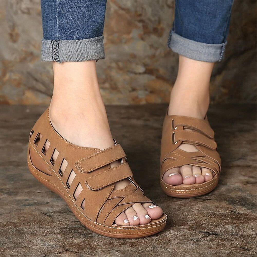 Sandales en cuir à semelle compensée pour femmes