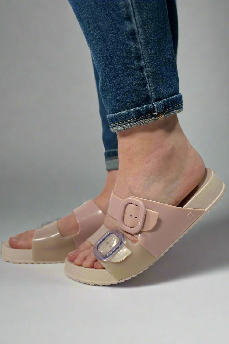 Chaussures d'été orthopédiques élégantes et offrant un bon soutien