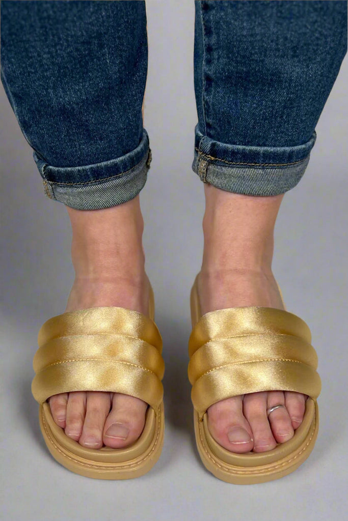 Sandales d'été de soutien élégantes et détaillées