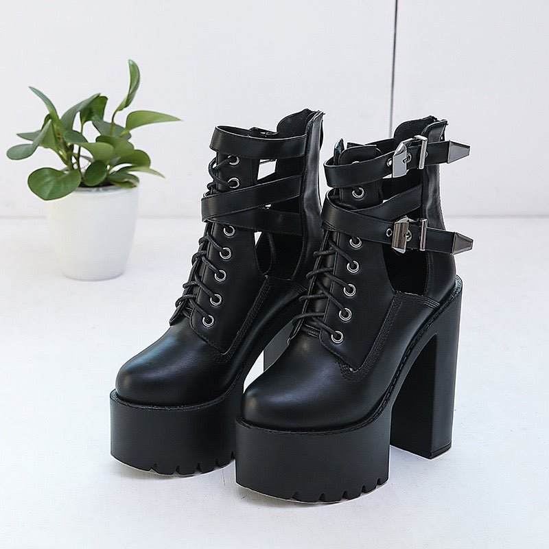 Talons d'été orthopédiques modernes et confortables