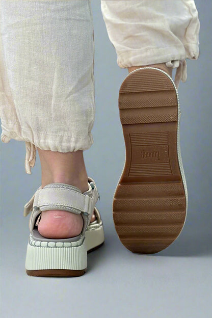Chaussures d'été orthopédiques durables