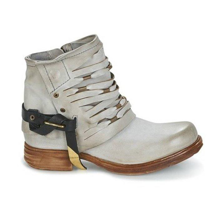 Bottes d'été orthopédiques confortables et élégantes