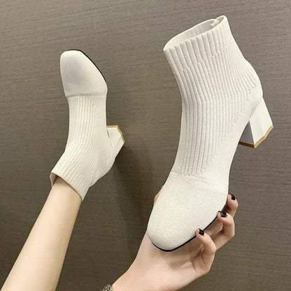 Talons orthopédiques confortables et à la mode