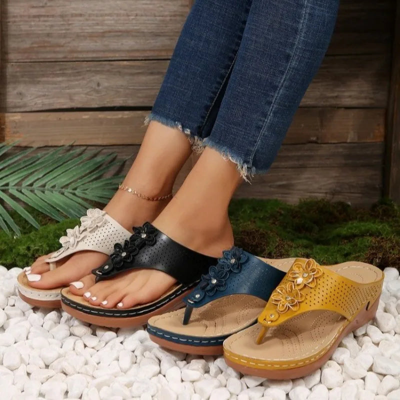 Women with Arch Support Casual Summer Solid Wide Navy Sandals (Femmes avec soutien de la voûte plantaire)