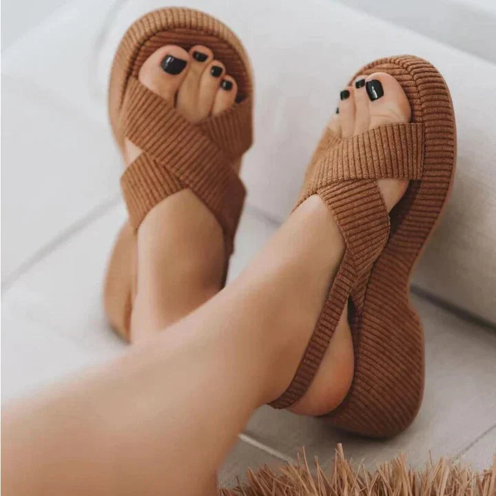 Lazy Suede Cross Strap Casual Sandals (Sandales à lanières croisées en daim)