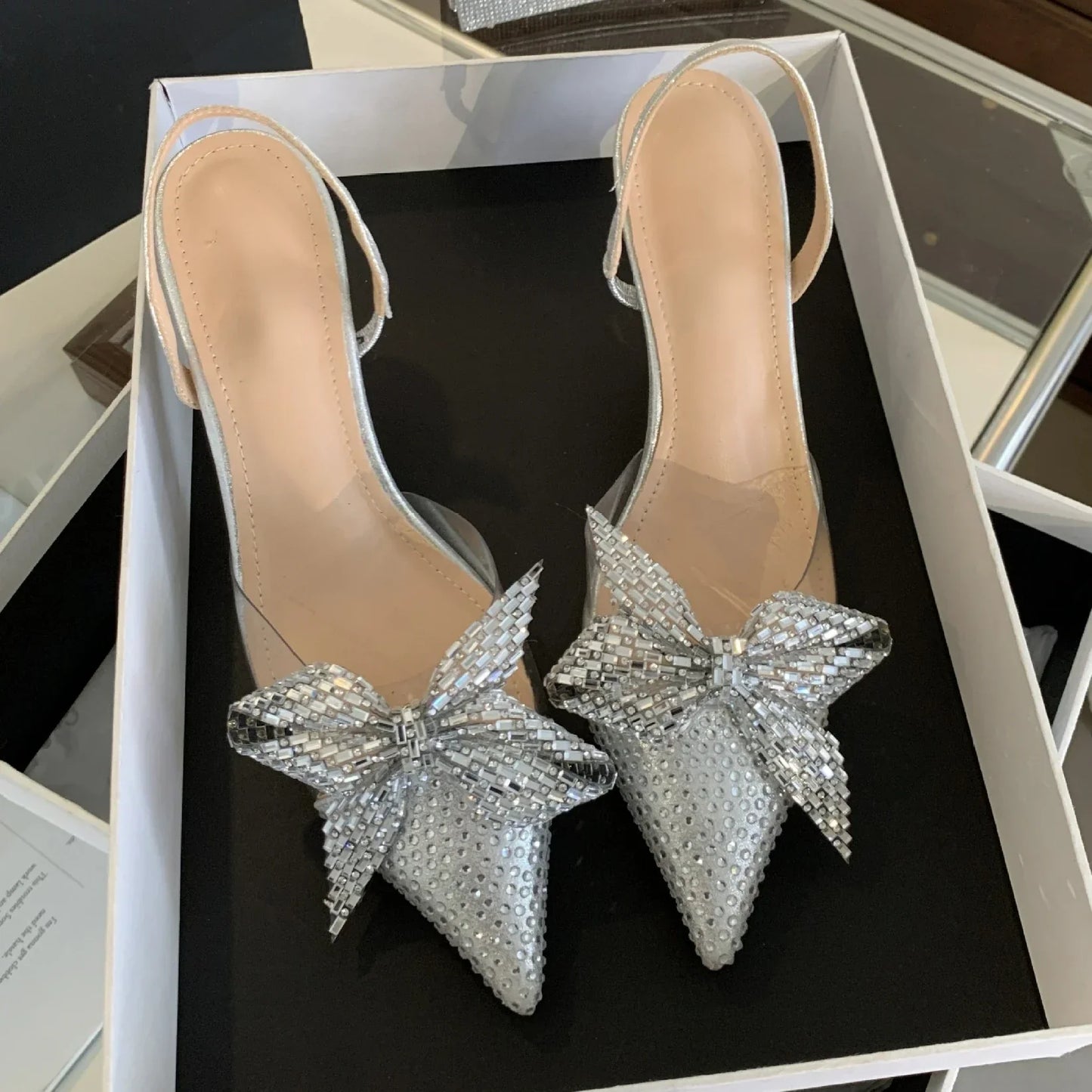 Chaussures orthopédiques modernes et légères
