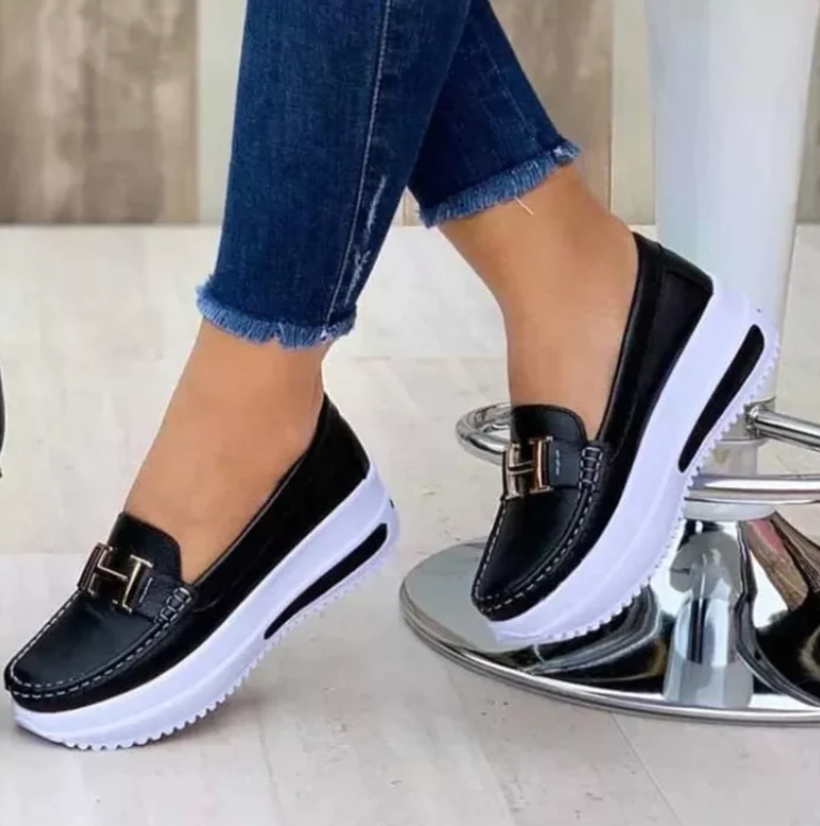 Chaussures vibrantes et classiques
