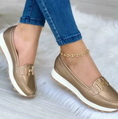 Chaussures vibrantes et classiques