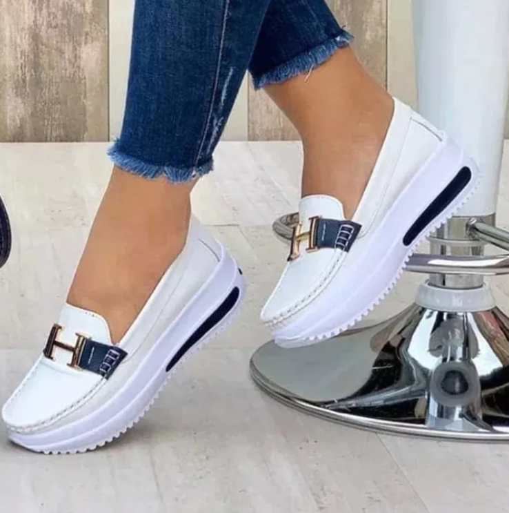 Chaussures vibrantes et classiques