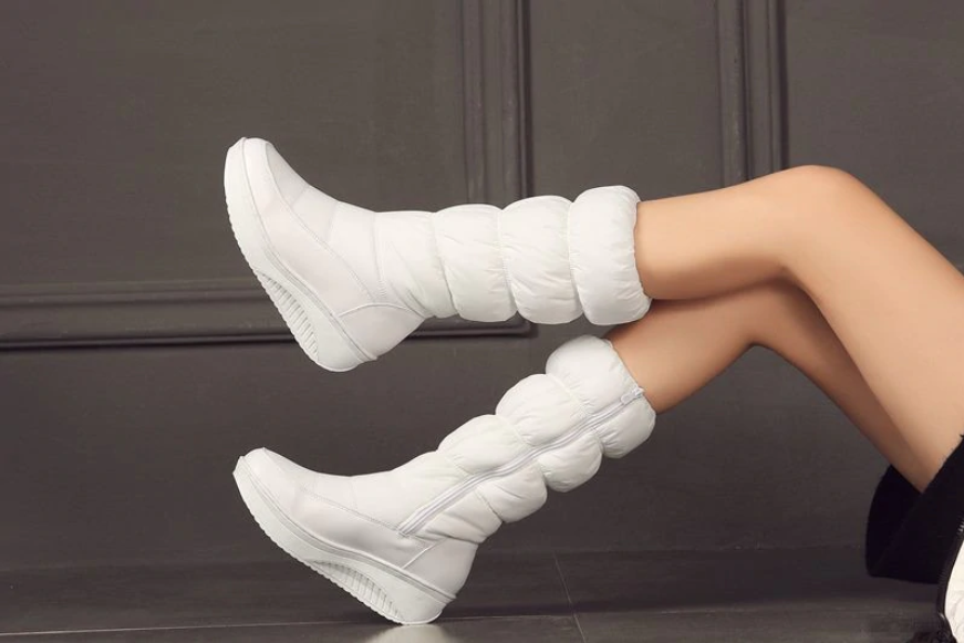 Bottes d'été élégantes et détaillées, offrant un bon soutien