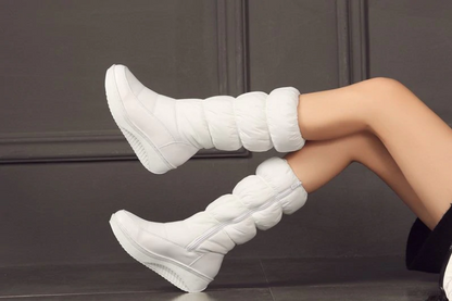 Bottes d'été élégantes et détaillées, offrant un bon soutien