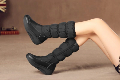 Bottes d'été élégantes et détaillées, offrant un bon soutien