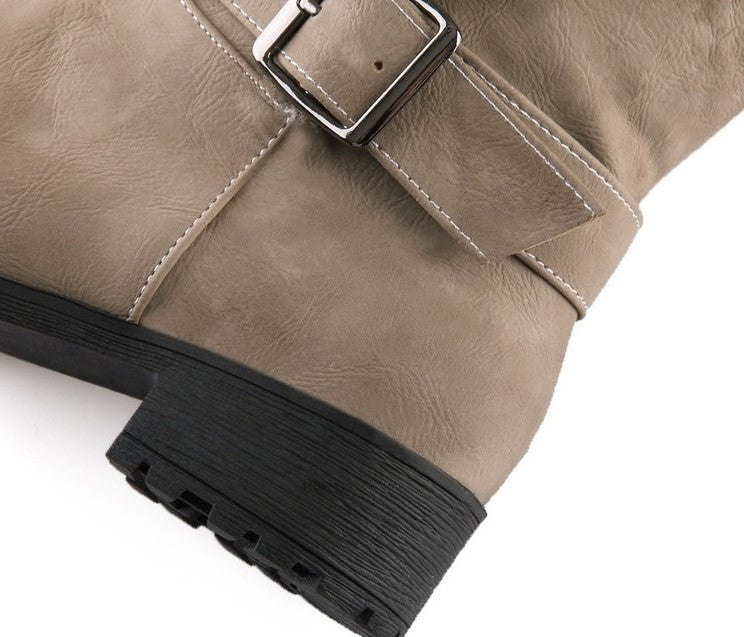 Bottes d'été élégantes et détaillées, offrant un bon soutien