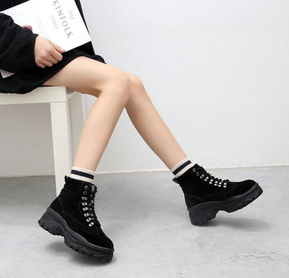 Bottes d'été élégantes et détaillées, offrant un bon soutien