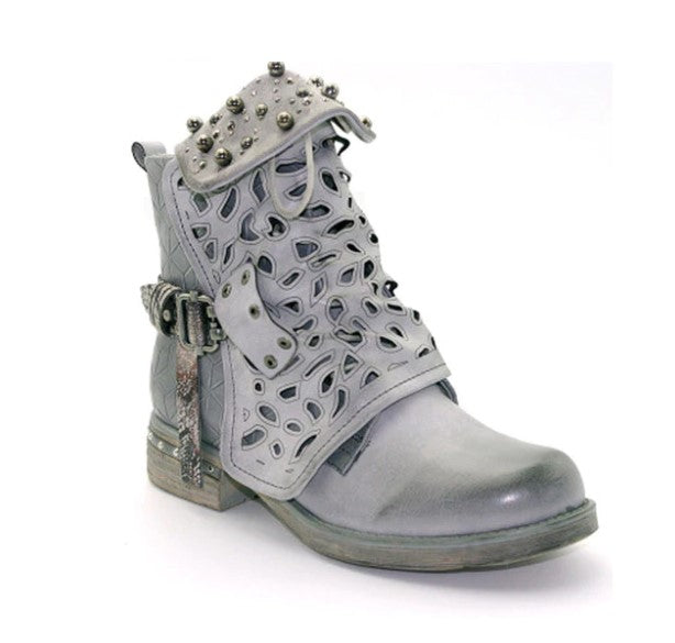 Bottes d'été élégantes et détaillées, offrant un bon soutien