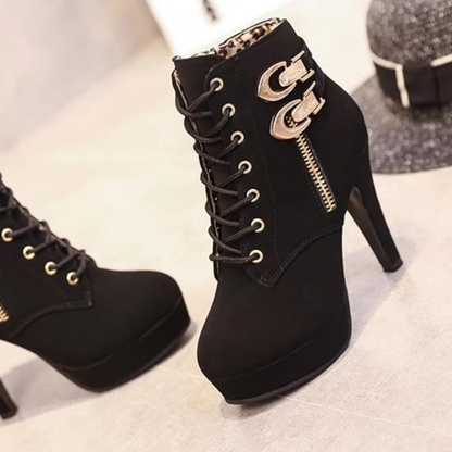 Bottes d'été élégantes et détaillées, offrant un bon soutien