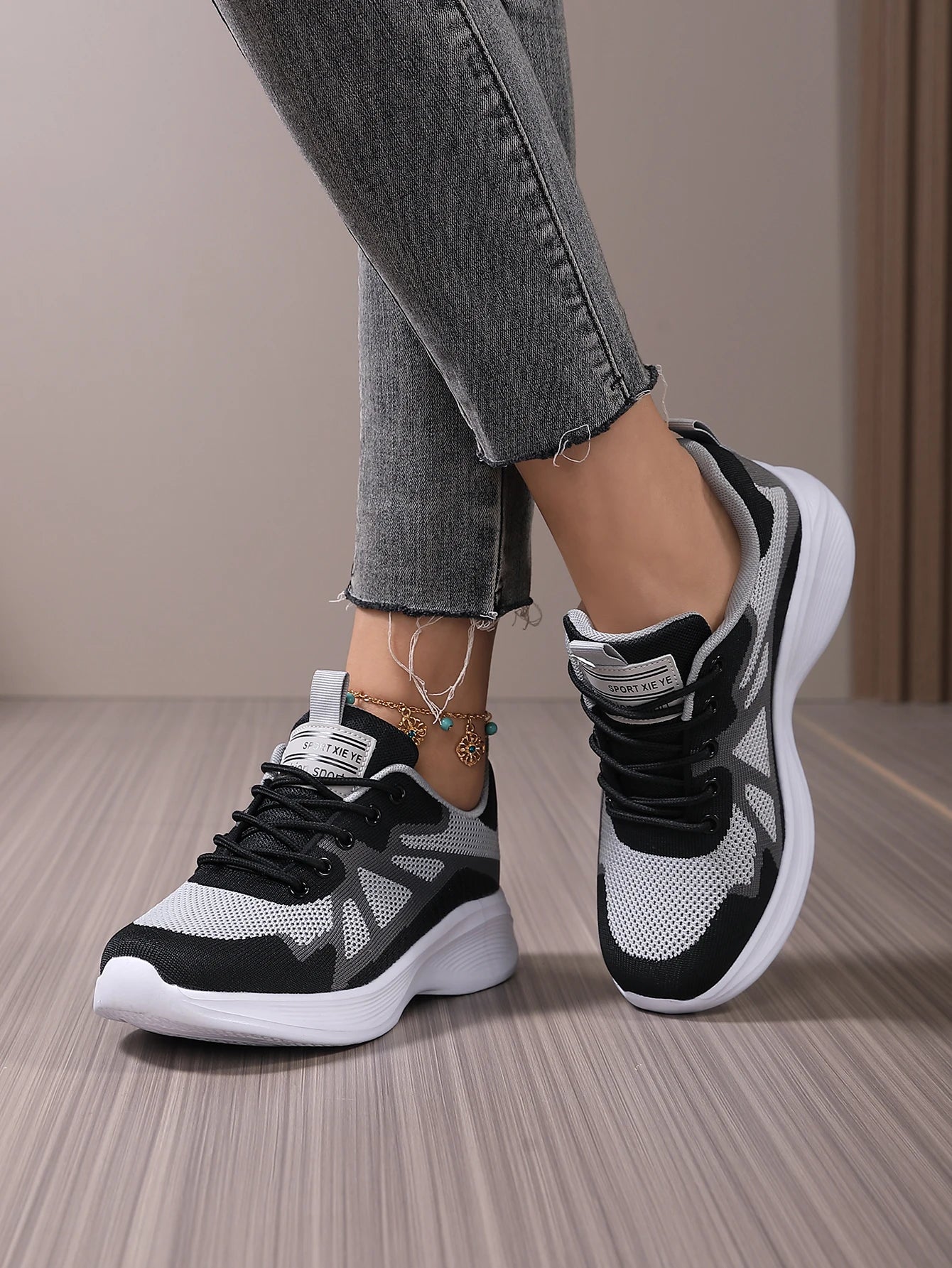 Chaussures orthopédiques à la mode et de soutien