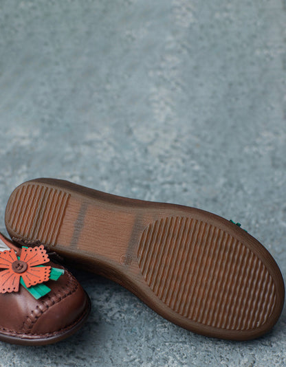 Chaussures rétro en cuir à fleurs
