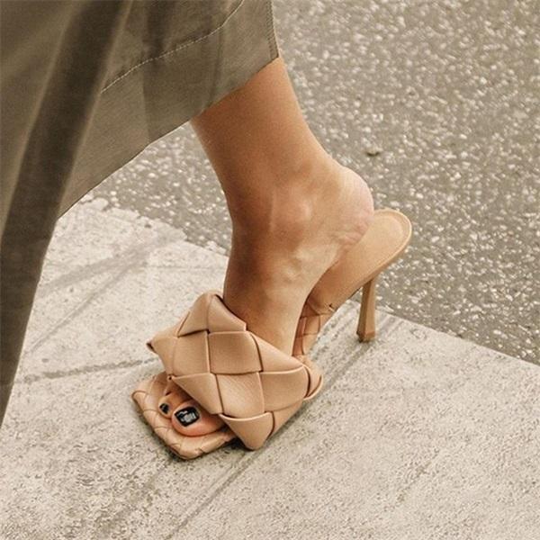 Talons orthopédiques d'été confortables et à la mode