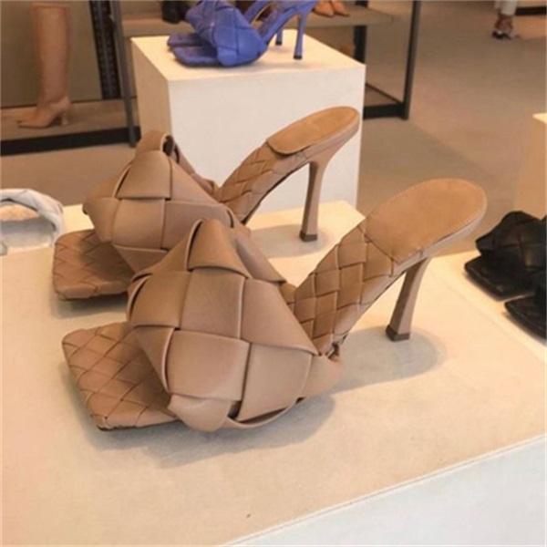 Talons orthopédiques d'été confortables et à la mode