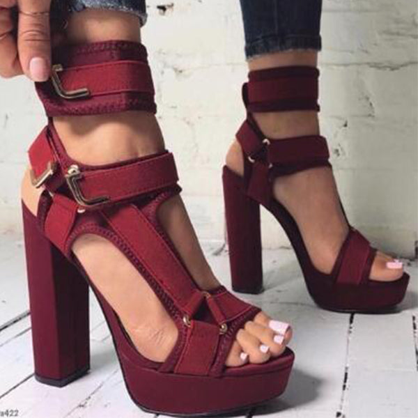Talons d'été orthopédiques modernes et confortables