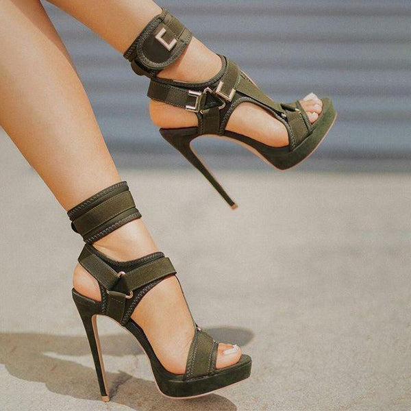 Talons d'été orthopédiques modernes et confortables
