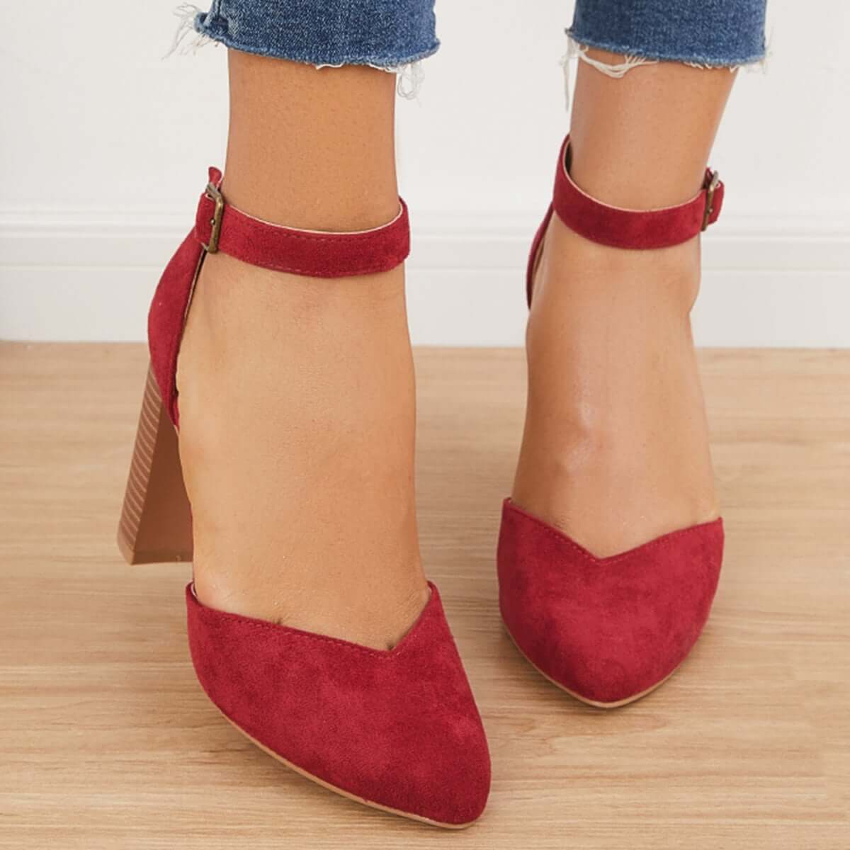 Talons d'été orthopédiques modernes et confortables