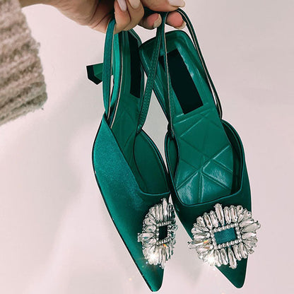 Talons d'été souples, élégants et détaillés