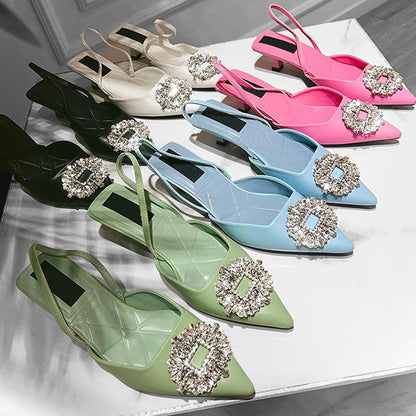 Talons d'été souples, élégants et détaillés