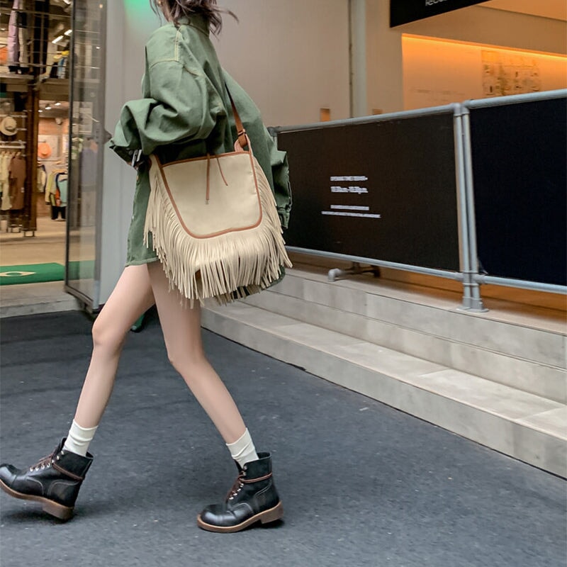Bottes d'été élégantes et détaillées, offrant un bon soutien