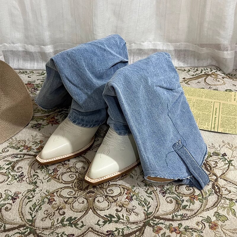 Bottes d'été élégantes et détaillées, offrant un bon soutien
