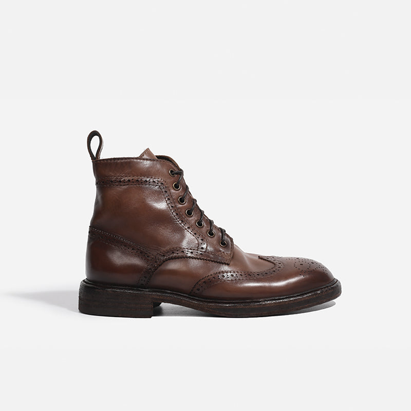 Bottes d'été élégantes et détaillées, offrant un bon soutien