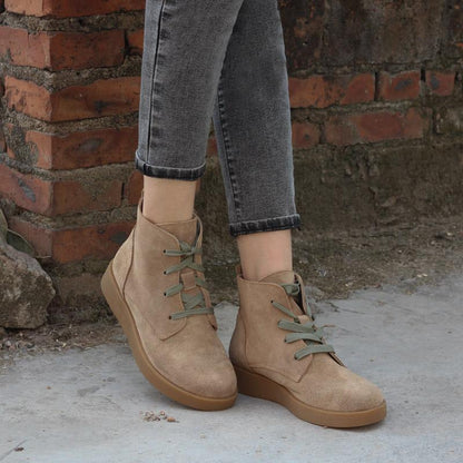 Bottes d'été élégantes et détaillées, offrant un bon soutien